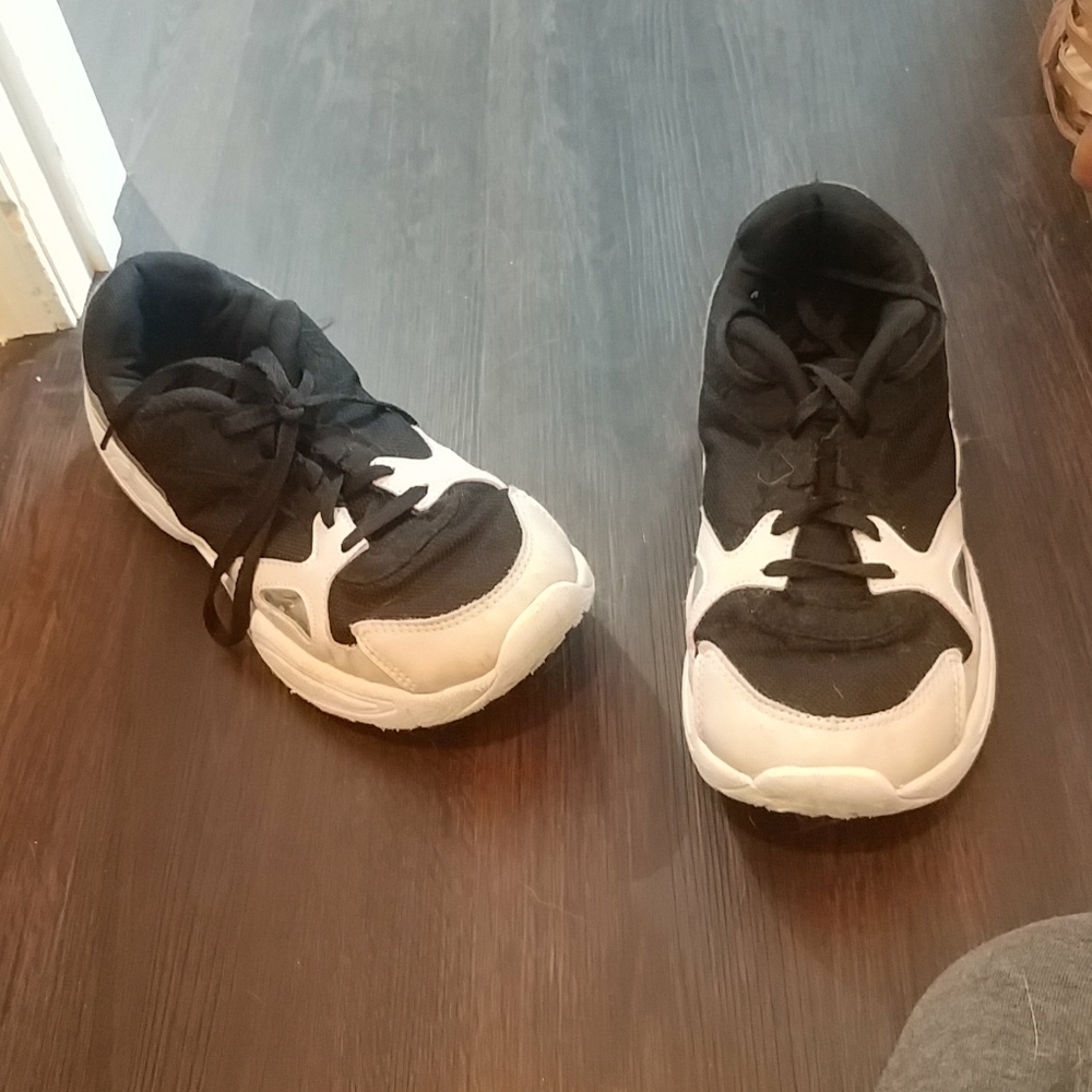 Make Click Clack noises when you walk